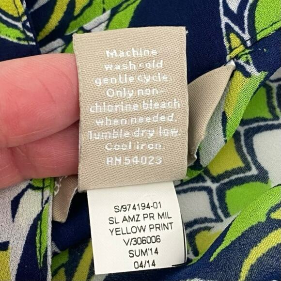 BANANA Republic Womens Size XS Pineapple Print Tie Blouse Preppy Resort Beach - Picture 4 of 8